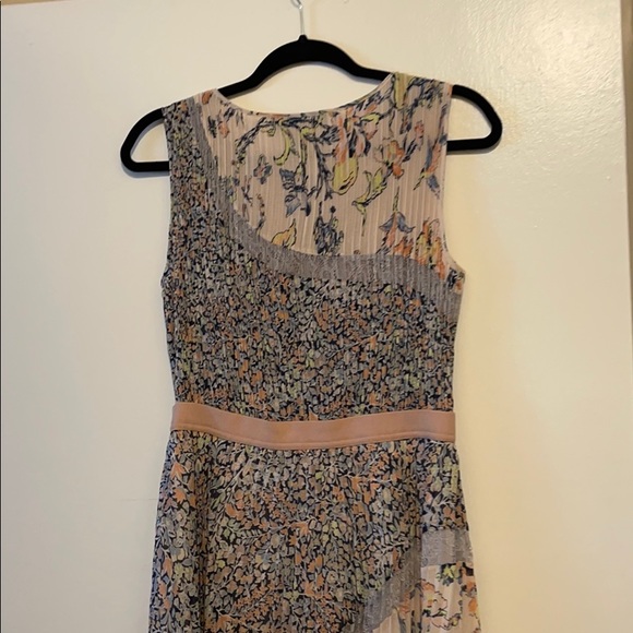 BCBGMaxAzria Peach Pleated Floral Fress - Picture 7 of 10